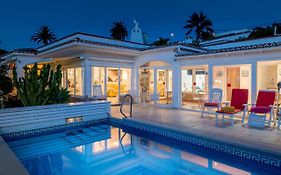 Relaxing Villa Heated Pool Luxurious Views Massage